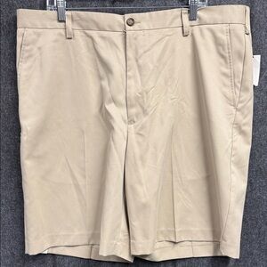 Izod Men's Beige Flat Front Shorts